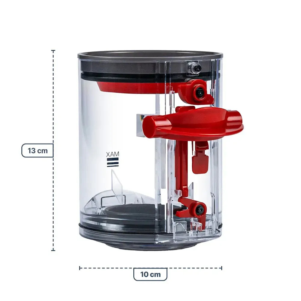 Ein transparenter zylindrischer ALMEc Supplies Behälter mit Dyson V10 Slim Digital kompatibel (NICHT für andere V10 Modelle), mit schwarzem Deckel, roter Verriegelung, rotem Innenpaddel. 13 cm hoch, 10 cm breit, seitliche Markierungen; Maße auf weißem Hintergrund beschriftet.