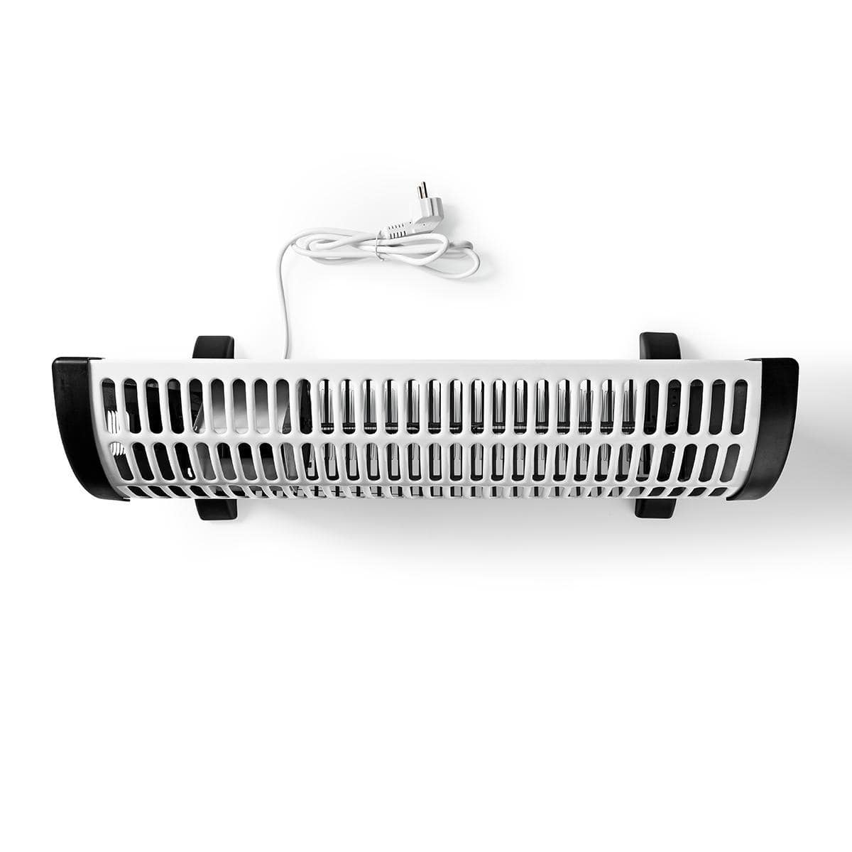 Ein weißer Elektroheizer mit einem perforierten Gitterdesign auf der Vorderseite, abgerundeten schwarzen Kanten und einem weißen Netzkabel an der Oberseite. Dieses 2000 Watt starke Nedis Konvektor-Heizgerät von immer-saugut ist von oben zu sehen und steht