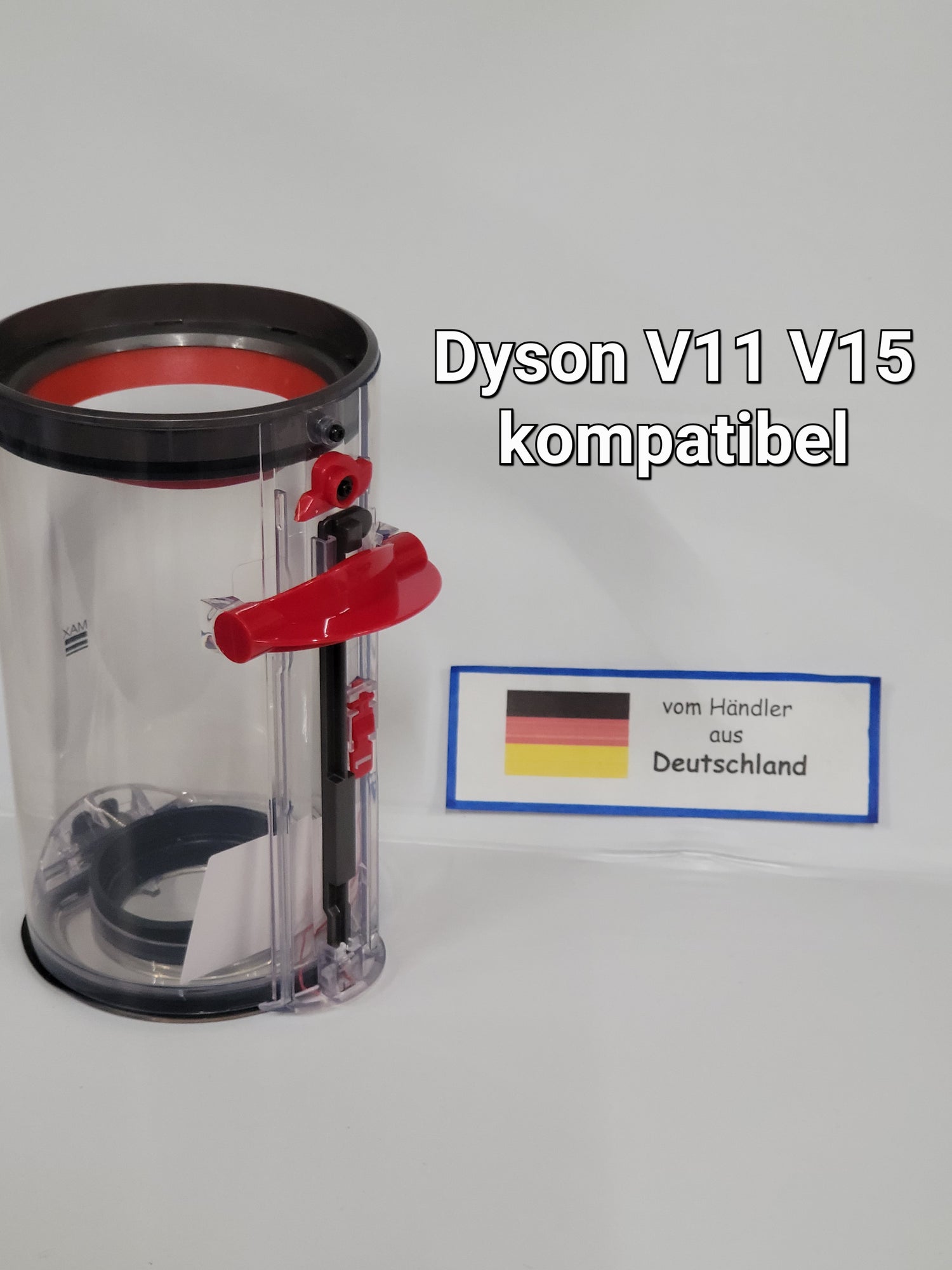 Ein klarer Kunststoff ALMEc Supplies Behälter mit Dyson V15s Detect Submarine, V15 Advanced, V15 Origin, kompatibel steht aufrecht. Der Text lautet "Dyson V15 Ersatz kompatibel". Daneben ist eine Karte mit einer deutschen Flagge und "vom Händler aus Deutschland".