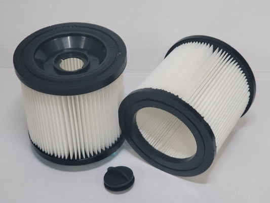 Zwei weiße, zylindrische, gefaltete Filter kompatibel mit Kärcher ProNT 600 von immer-saugut (2.889-217.0 #1) sind auf einer ebenen Fläche abgebildet - einer stehend, einer liegend, wobei der hohle Kern mit einer vorgesetzten schwarzen Kappe zu sehen ist.