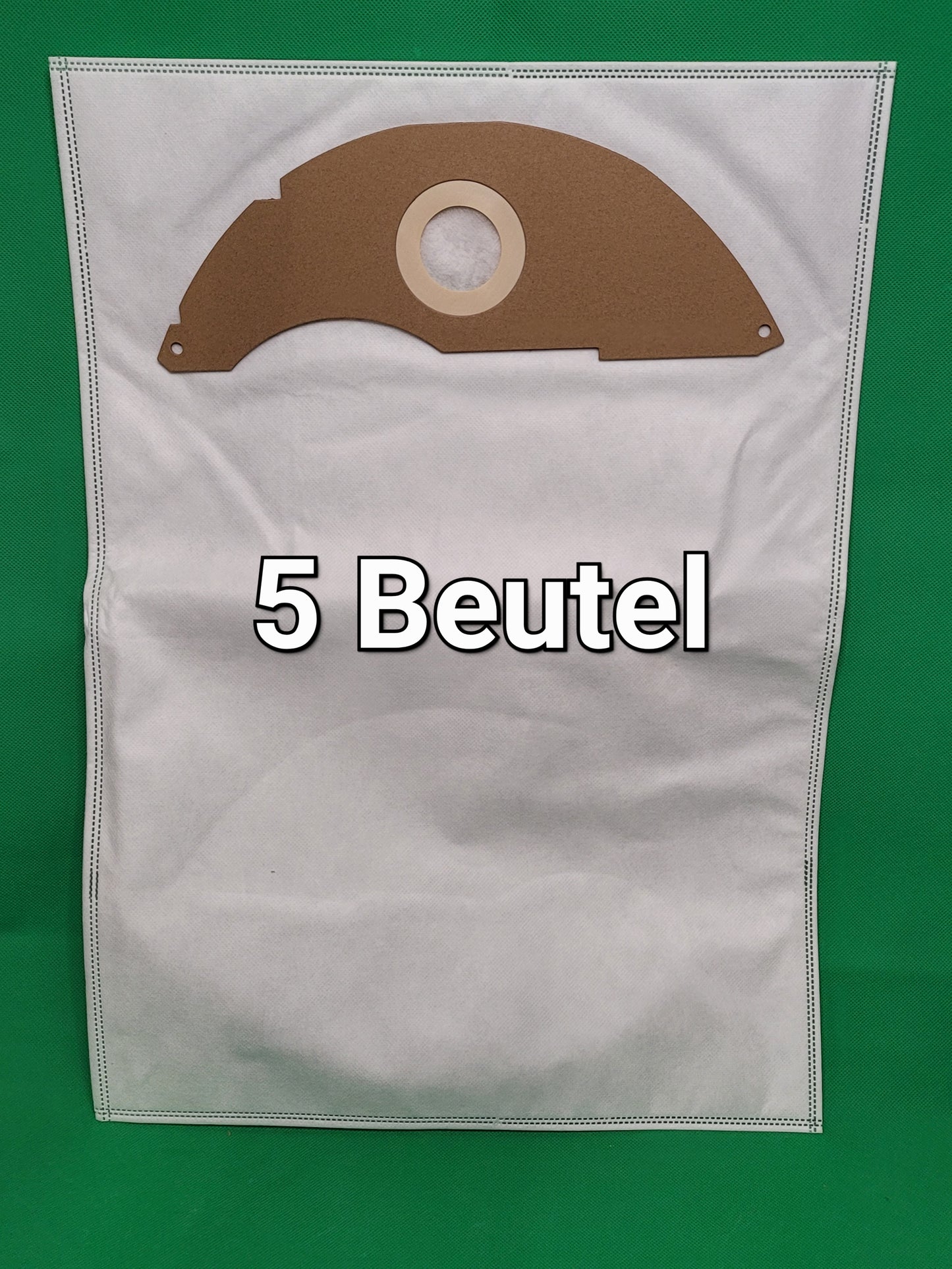 Ein weißer, rechteckiger Staubsaugerbeutel von immer-saugut mit braunem Kartonkragen und runder Öffnung ist auf grünem Hintergrund abgebildet. Großer zentraler Text lautet "5 Beutel", kompatibel mit Kärcher ProNT 600 L Klasse Professional, 2.889-217.0.