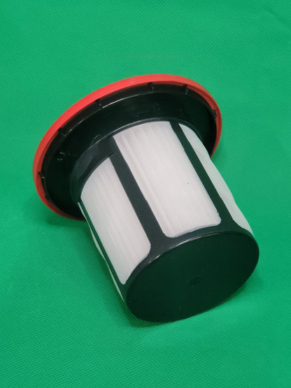 Ein ALMEc Supplies Filter kompatibel mit Bosch Serie 6, BCS6, BSS6, BKS6, BBS6, BLS6, 12033215 mit einem gefalteten weißen Körper, schwarzem Kunststoffboden und rotem Rand liegt auf der Seite auf einer strukturierten grünen Oberfläche mit vertikalen schwarzen Stützen.