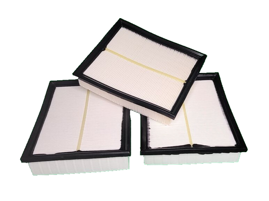 Drei Mistervac OHG-Filter mit PPWD 30 A1, PPWD 30 B2 PARKSIDE PERFORMANCE WerkstattSauger kompatibel sind mit plissierten weißen Mitten und schwarzen Rahmen – zwei flach, einer diagonal – auf einem transparenten Hintergrund gestapelt.