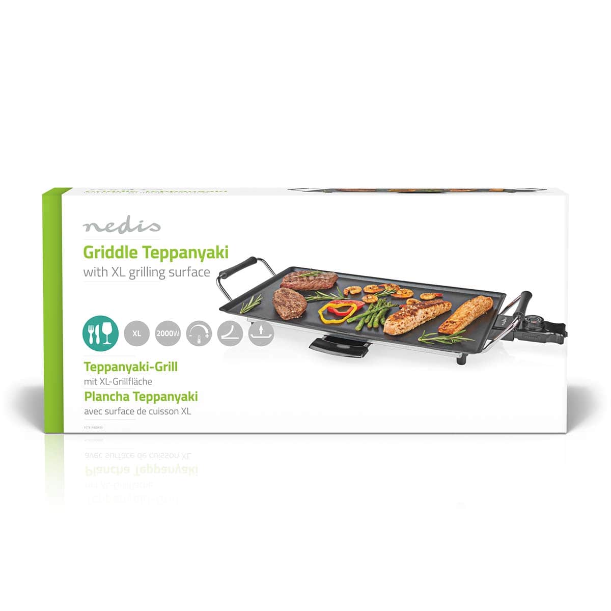 Eine Produktverpackung für den immersaugfähigen Nedis Teppanyaki-Tischgrill mit einer Grillfläche von 47,5 x 26,5 cm. Auf der Vorderseite der Verpackung ist ein Bild der Grillplatte zu sehen, auf der verschiedene Lebensmittel wie Gemüse, Fleisch und Meere