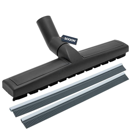 Eine schwarze NassTrocken-Saugdüse, 36 cm breit, mit zentralem Winkelrohr und Markenetikett. Inklusive zwei abnehmbaren Streifen – einem mit Borsten und einem mit geriffeltem Gummi. Passend für den Parkside PERFORMANCE Werkstattsauger PPWD 30 A1 B2. Weißer Hintergrund.